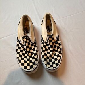 Black & white vans, women's size 8, men's 6.5